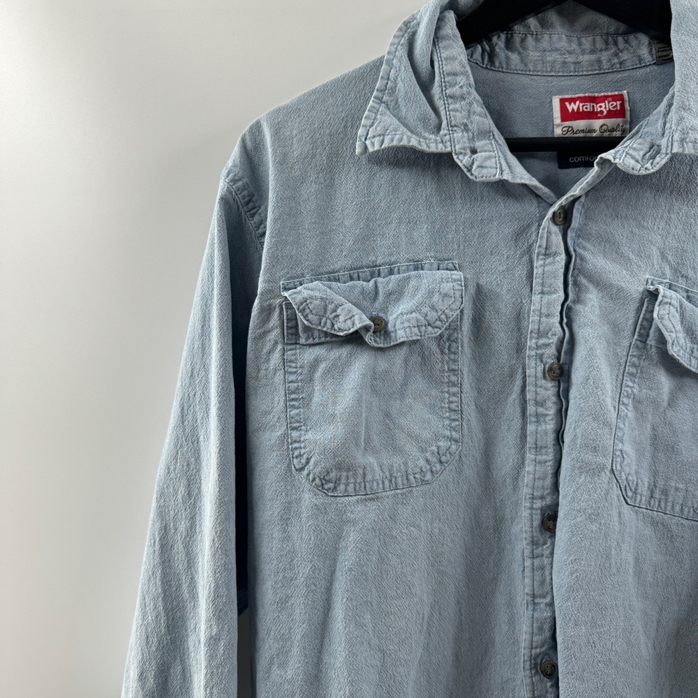 Wrangler Premium Quality Comfort Flex Denim Button Down Men’s Large - Picture 2 of 5